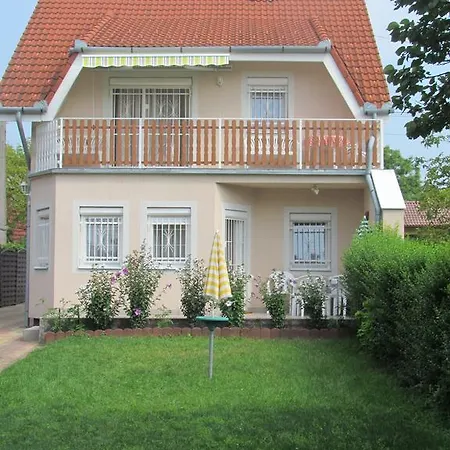Lili Nyaralohaz Holiday home